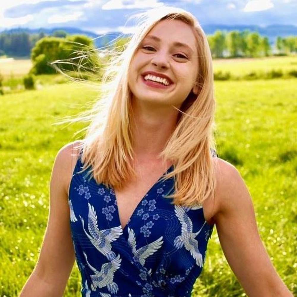 Meet your Posher, Isabel